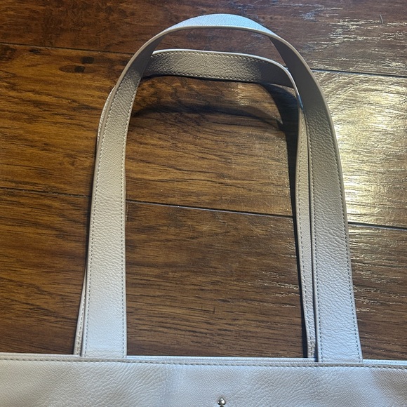 Kate Spade New York
Leather Tote - Picture 5 of 12